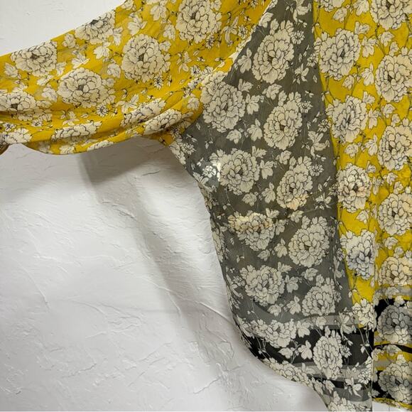 Cabi Yellow & Grey Floral Boho 3/4 Sleeve Blouse Womens S Sheer Puff Sleeve Top - Picture 12 of 12